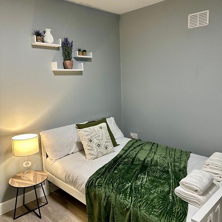 Cosy Ensuite Double Room, Near Heathrow Airport Northolt (Greater London) Exterior foto