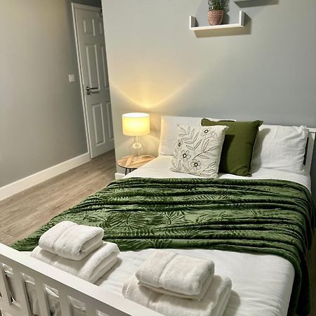 Cosy Ensuite Double Room, Near Heathrow Airport Northolt (Greater London) Exterior foto