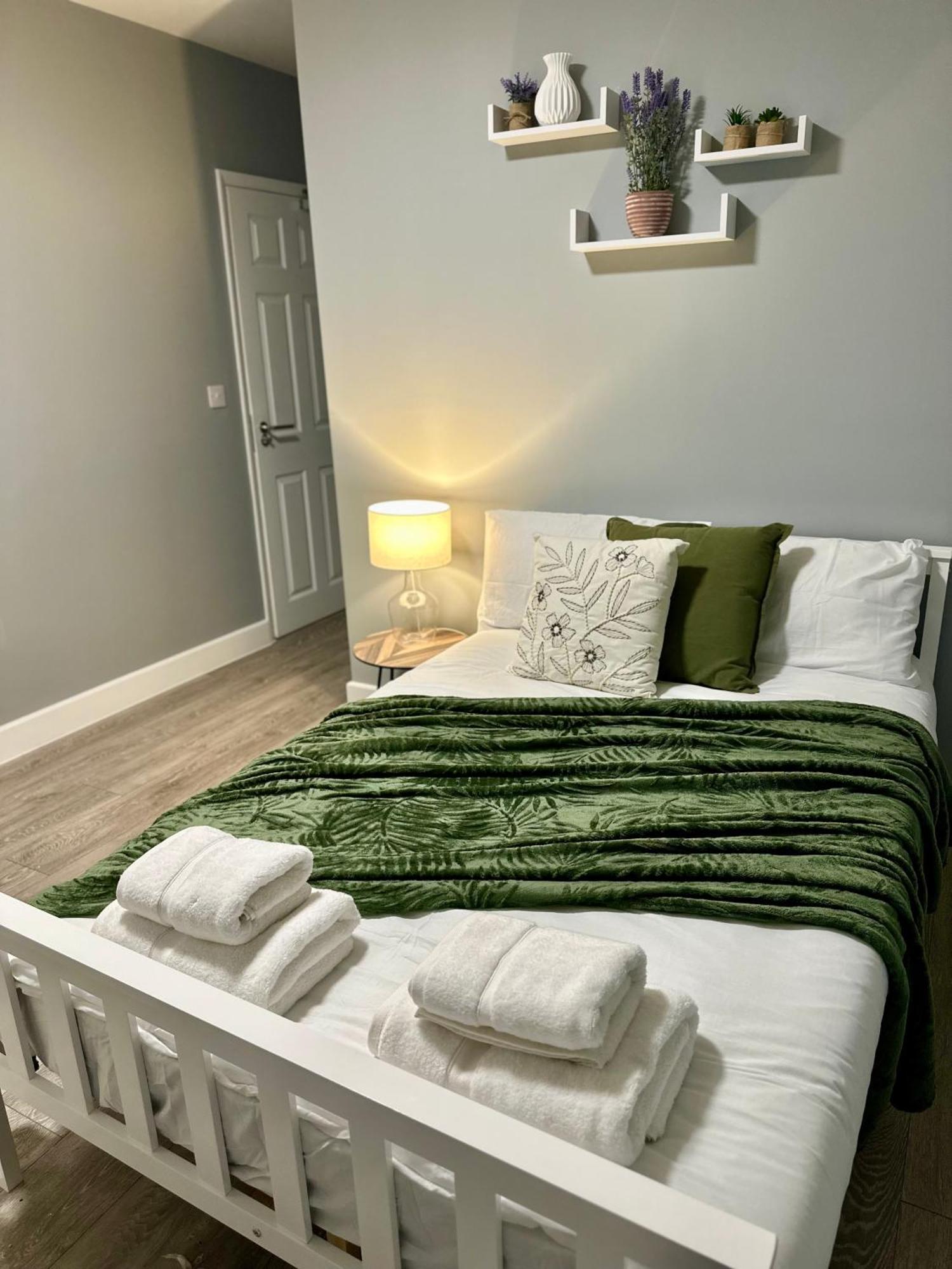 Cosy Ensuite Double Room, Near Heathrow Airport Northolt (Greater London) Exterior foto